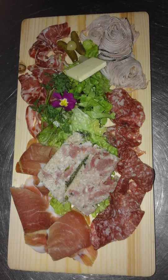 Logis De L'Europe Restaurant Le Cepage Hotel Corbigny ภายนอก รูปภาพ