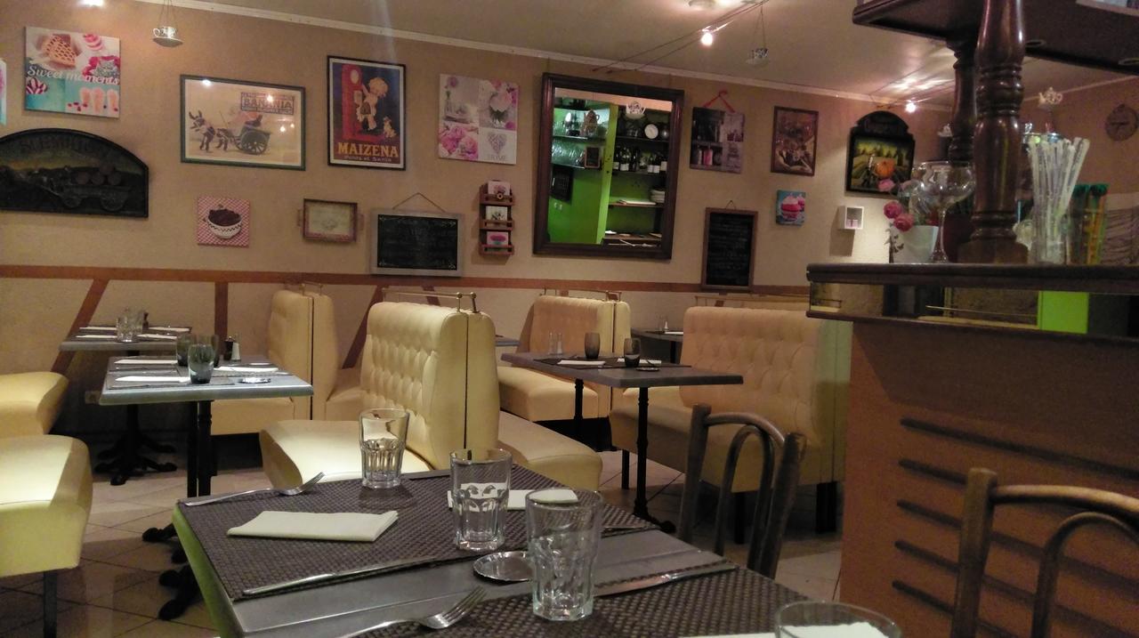 Logis De L'Europe Restaurant Le Cepage Hotel Corbigny ภายนอก รูปภาพ