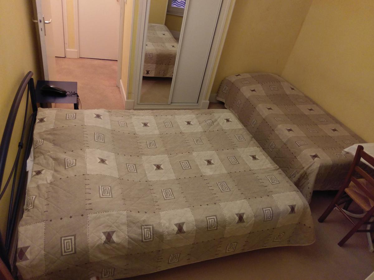 Logis De L'Europe Restaurant Le Cepage Hotel Corbigny ภายนอก รูปภาพ